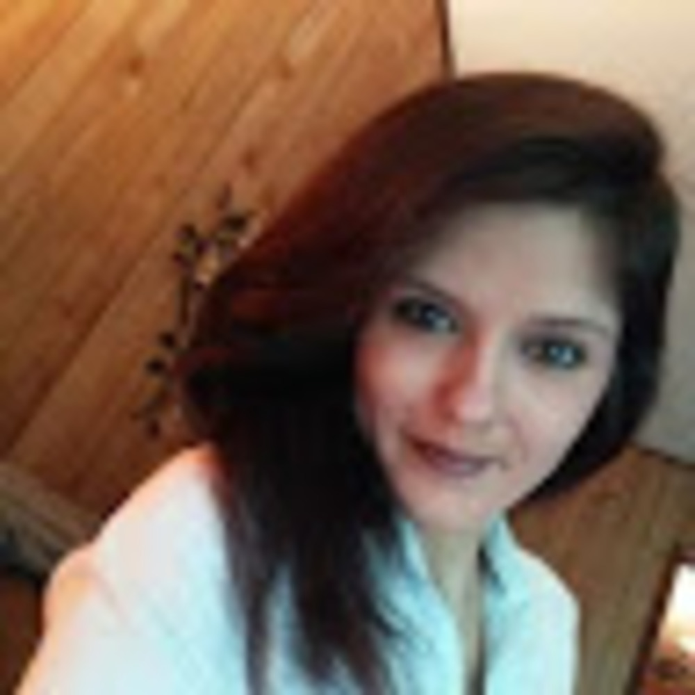 Meet your Posher, Lora